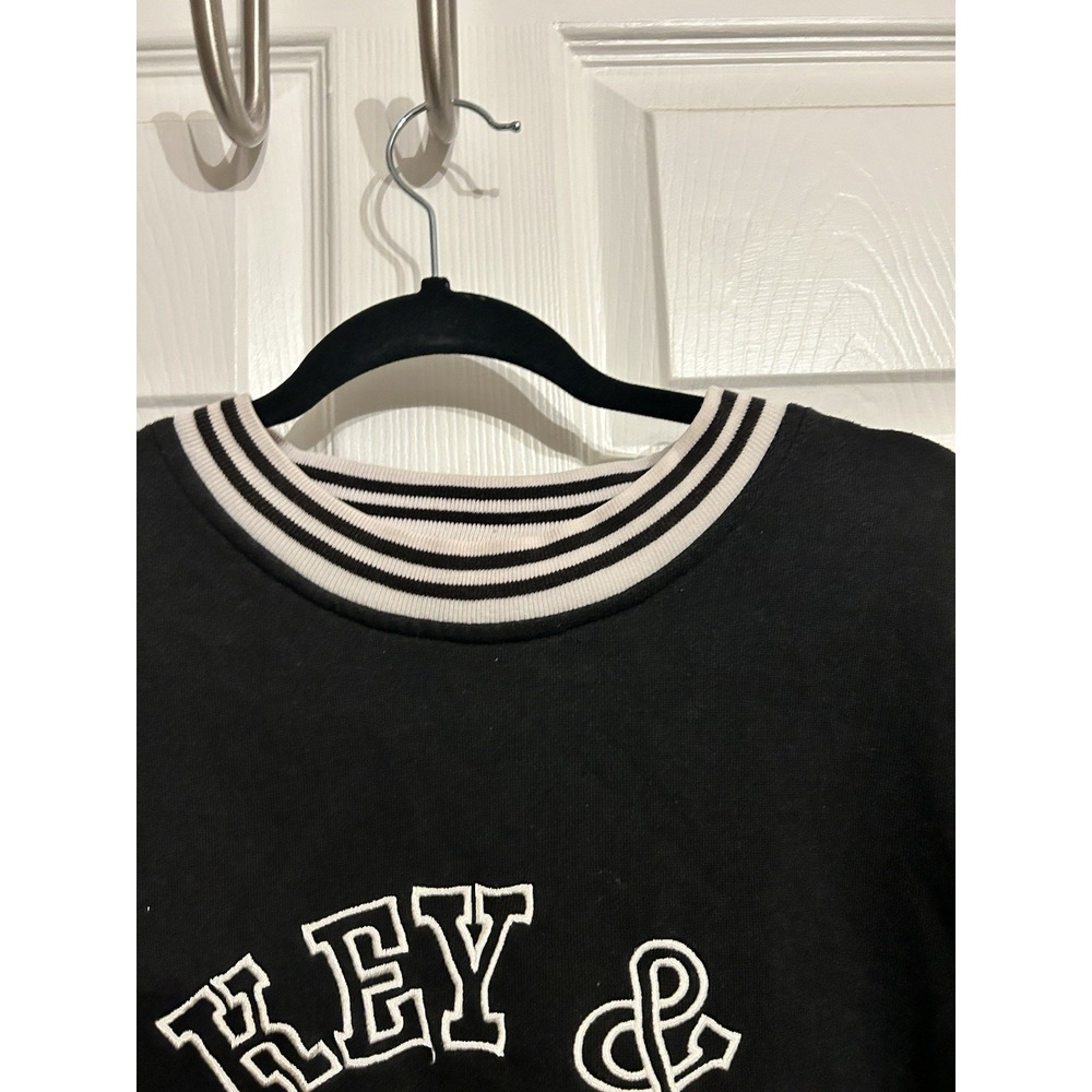 Vintage Disney Mickey & Co. Classic Crew Neck Sweatshirt Medium Embroidered 90s - Picture 5 of 15